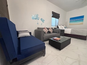 1 soverom, skrivebord, strykejern/-brett og wi-fi (inkludert)