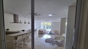 Dining - piscina panoramica 500m Goiania shopping (Goiania)