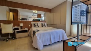 1 bedroom, desk, laptop workspace, free WiFi - piscina panoramica 500m Goiania shopping (Goiania)