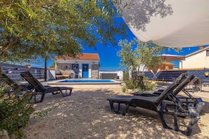 Terrace/patio - Holiday house KUNTENTA with private pool and jacuzzi (Skrbčići)