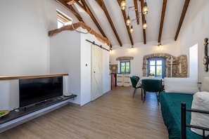 Interior - Holiday house KUNTENTA with private pool and jacuzzi (Skrbčići)