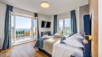 5 slaapkamers, een bureau, een strijkplank/strijkijzer, gratis wifi