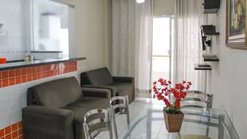Apartemen Keluarga | Tempat makan