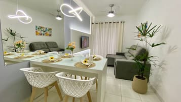 Apartment | Dining