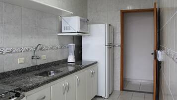 Apartamento econômico | Cozinha privada | Geladeira, micro-ondas, liquidificador