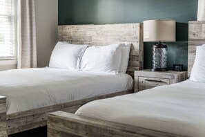 3 habitaciones, tabla de planchar con plancha, wifi y ropa de cama 