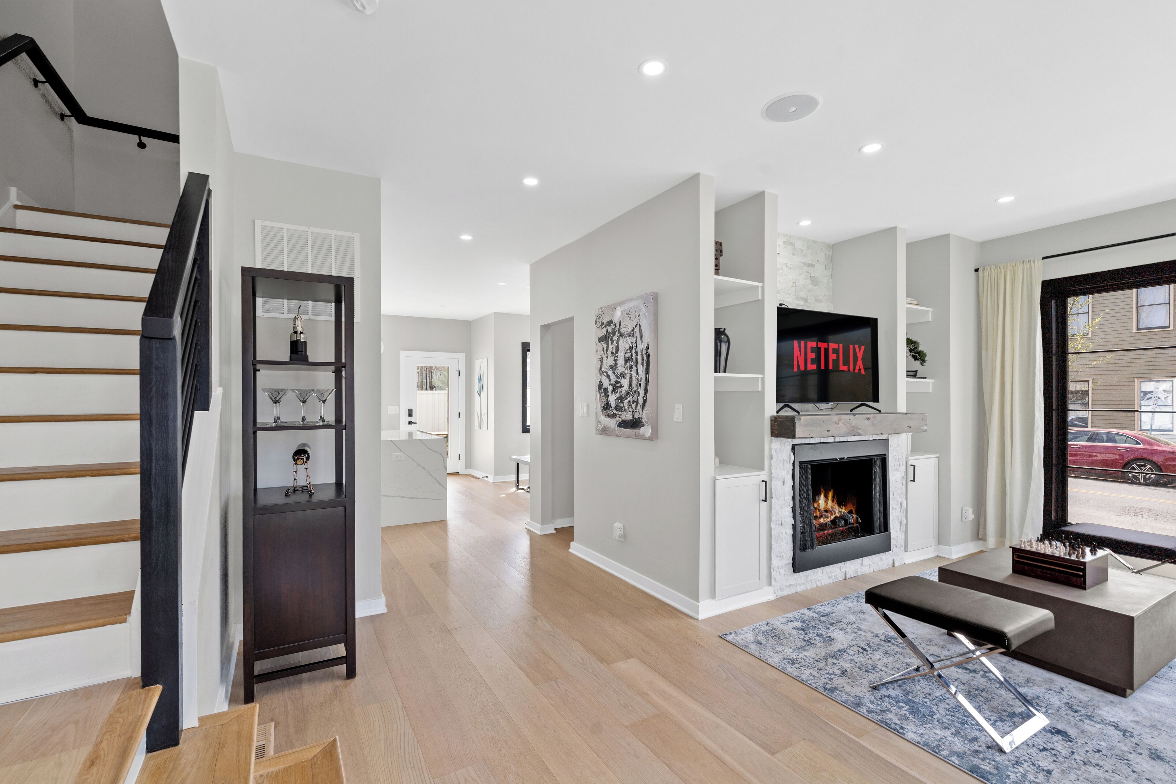 Modern Luxury w/ Parking - Old Town Alexandria!