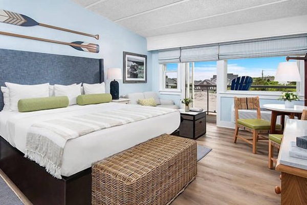 Wake up refreshed in a stylish king suite with lounge space.