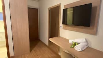 1 habitación, ropa de cama hipoalergénica y muebles diferentes