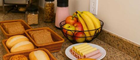 Daily buffet breakfast (BRL 20 per person)