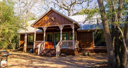 Hidden Grove w/ Hot Tub @ Scenic Oaks