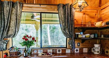 The Romantic Veranda @ Scenic Oaks