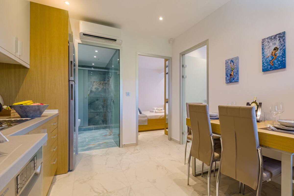 Premium-Apartment, 2 Schlafzimmer | Eigene Küche | Wasserkocher mit Kaffee-/Teezubehör, großer Kühlschrank, Mikrowelle