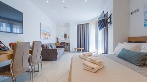 In-room safe, individually decorated, individually furnished, desk - Kima Premium Apartments (Kassandra)