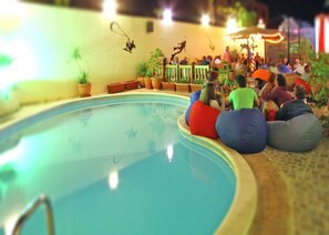 Bar im Pool