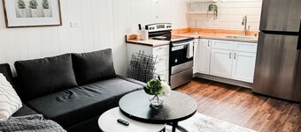 Iowa Downstairs · Cozy Ski Trip | Couple + Family | 6 Guest