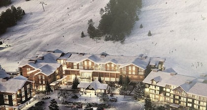 Brand New 2-Story Loft Residence Above Cranmore Mountain Lodge