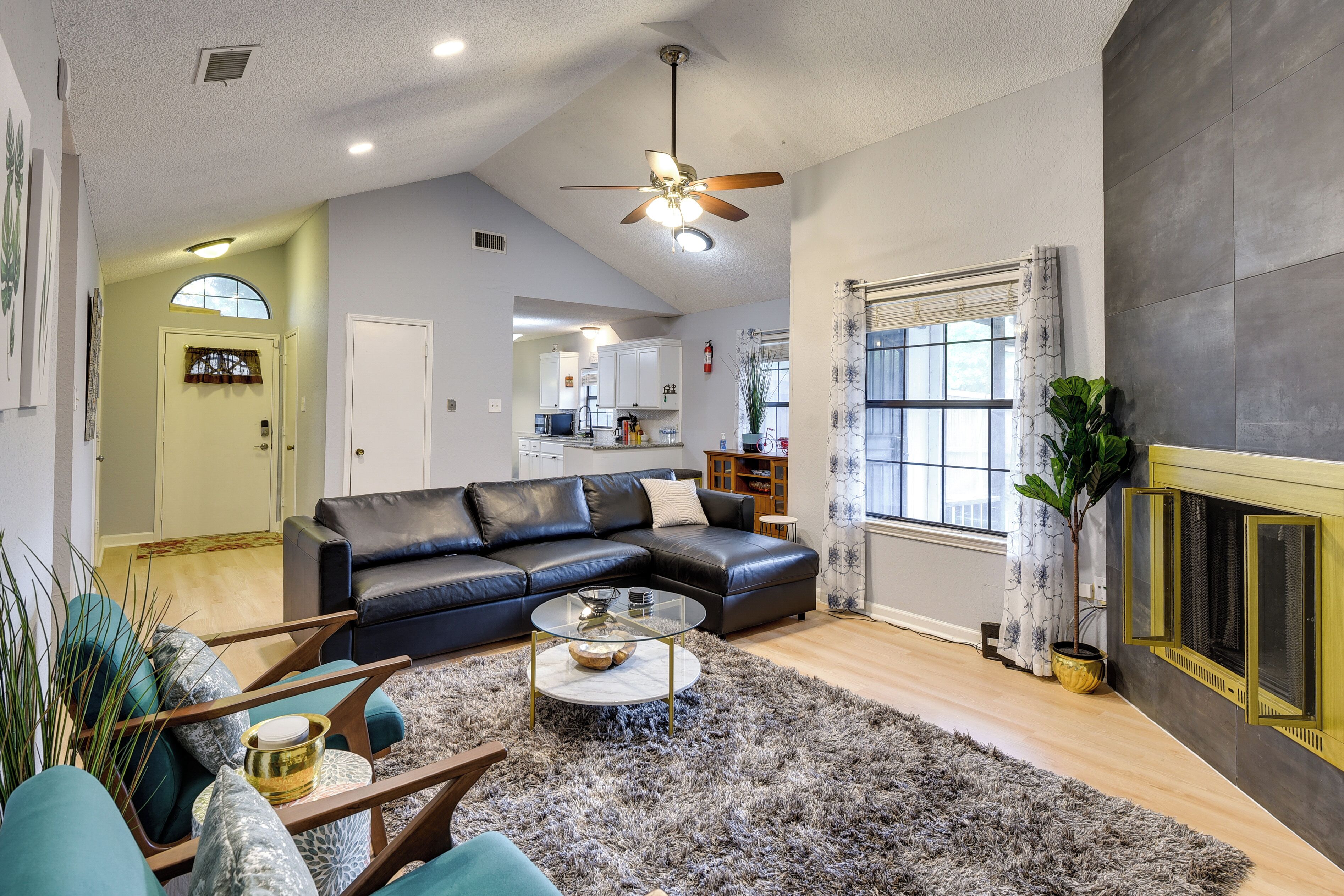 Charming Fort Worth Home - 12 Mi to Downtown!