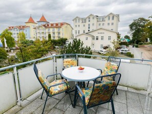 تناول الطعام بالخارج