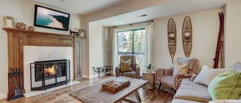 Smart TV, fireplace, DVD player