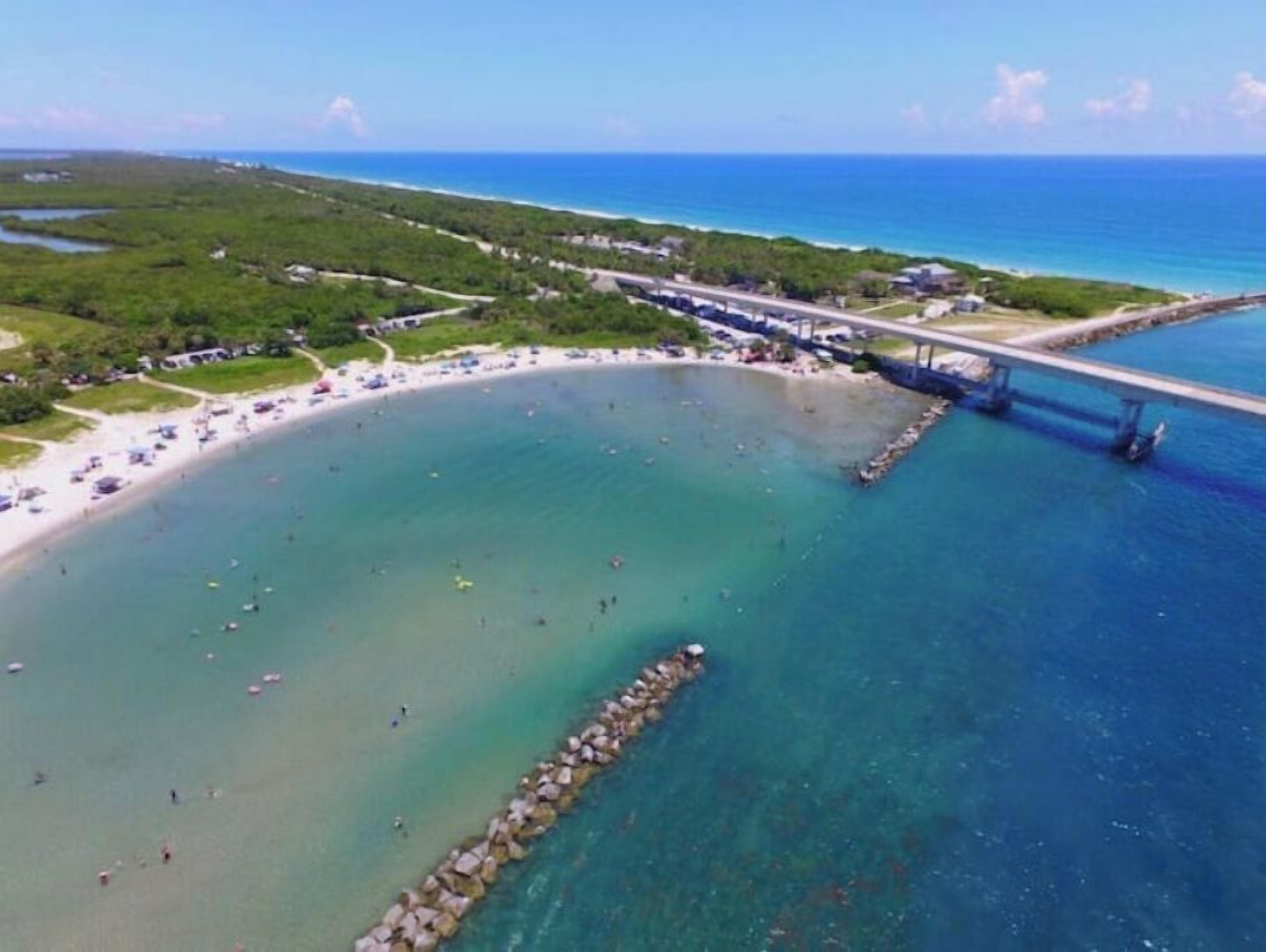 サンラウンジャー、ビーチタオル