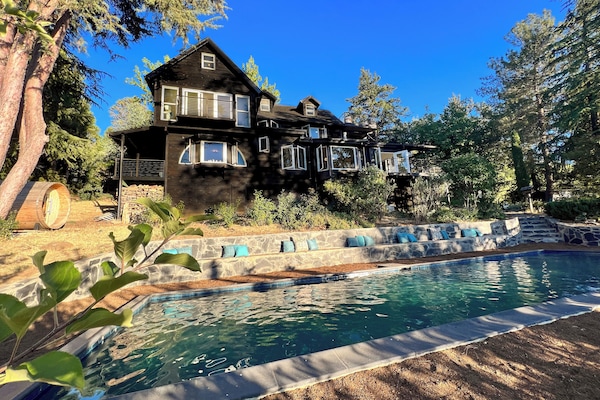 Piscina a l'aire lliure i piscina climatitzada