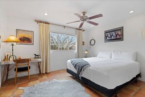 2 dormitorios, escritorio, tabla de planchar con plancha y wifi gratis