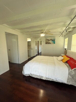 5 bedrooms, internet, bed sheets