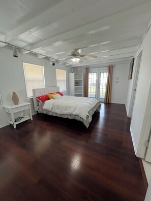 5 dormitoris, Internet i roba de llit 