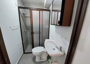 Towels, toilet paper - Apartaestudio en Laureles la Castellana (Medellín)