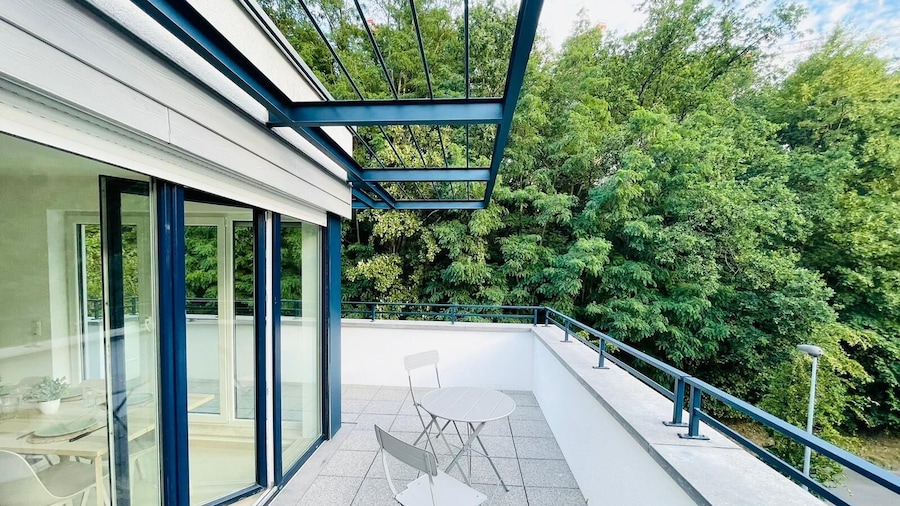 Luxury Green Penthouse Terrace & Parking
