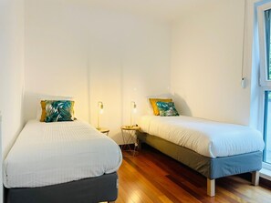 2 habitaciones, escritorio, tabla de planchar con plancha y wifi gratis 