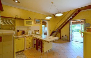 Kühlschrank, Herdplatte, Geschirrspüler