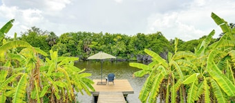 Port Charlotte Home w/ Sunroom, Grill & Fire Pit!