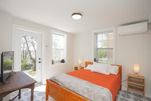 2 chambres, bureau, fer et planche à repasser, accès au Wi-Fi (inclus)