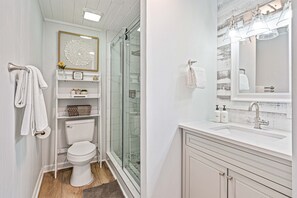 Dusche, Haartrockner, Handtücher