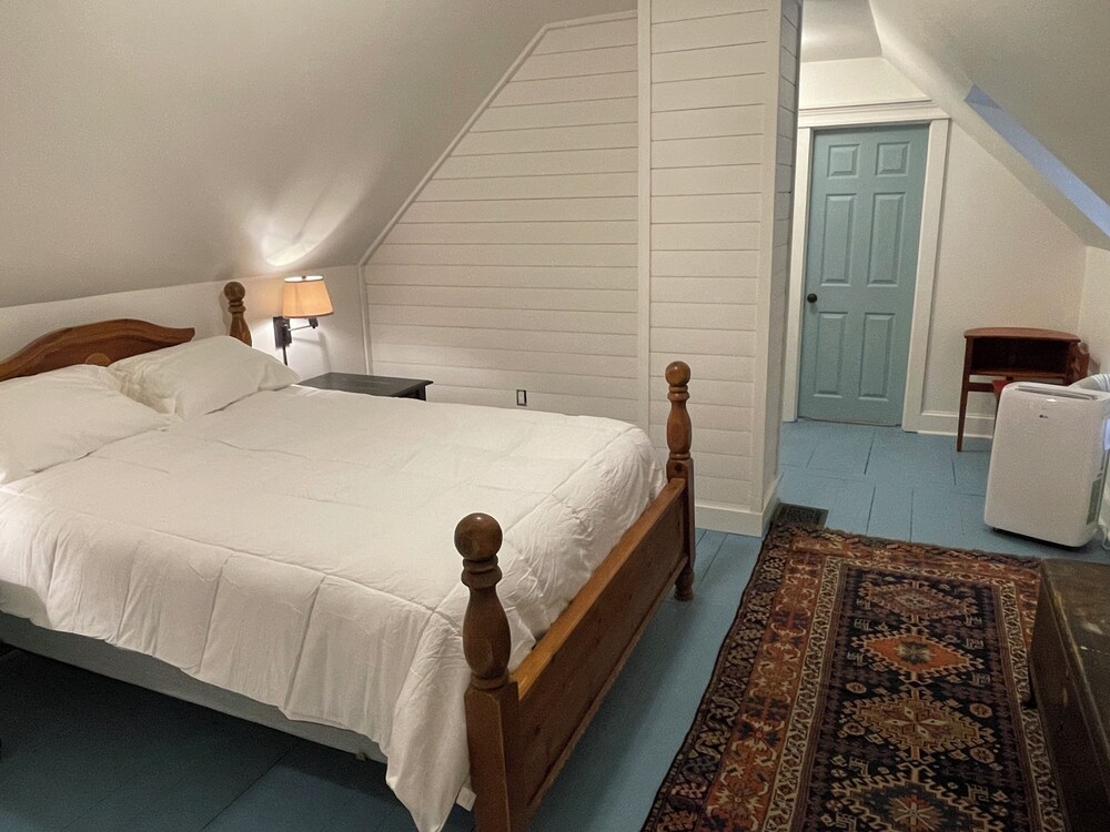 Quiet renovated 1890s Hancock farmhouse explore Acadia Hancock Vrbo