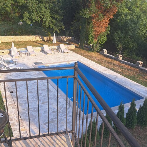 Apartment with private pool sa round with beautiful nature