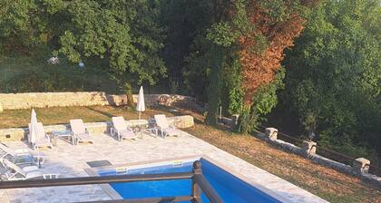 Apartment with private pool sa round with beautiful nature