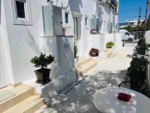 المنطقة المحيطة بالمنشأة