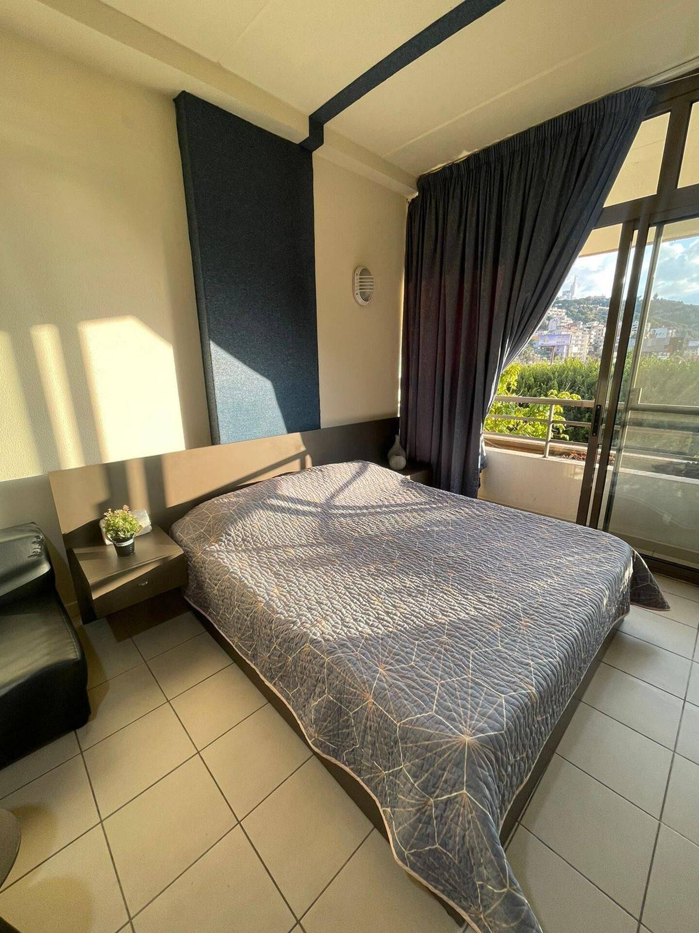 3 habitaciones, tabla de planchar con plancha y wifi gratis 