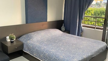 3 kamar tidur, setrika/meja setrika, Wi-Fi gratis, dan seprai linen