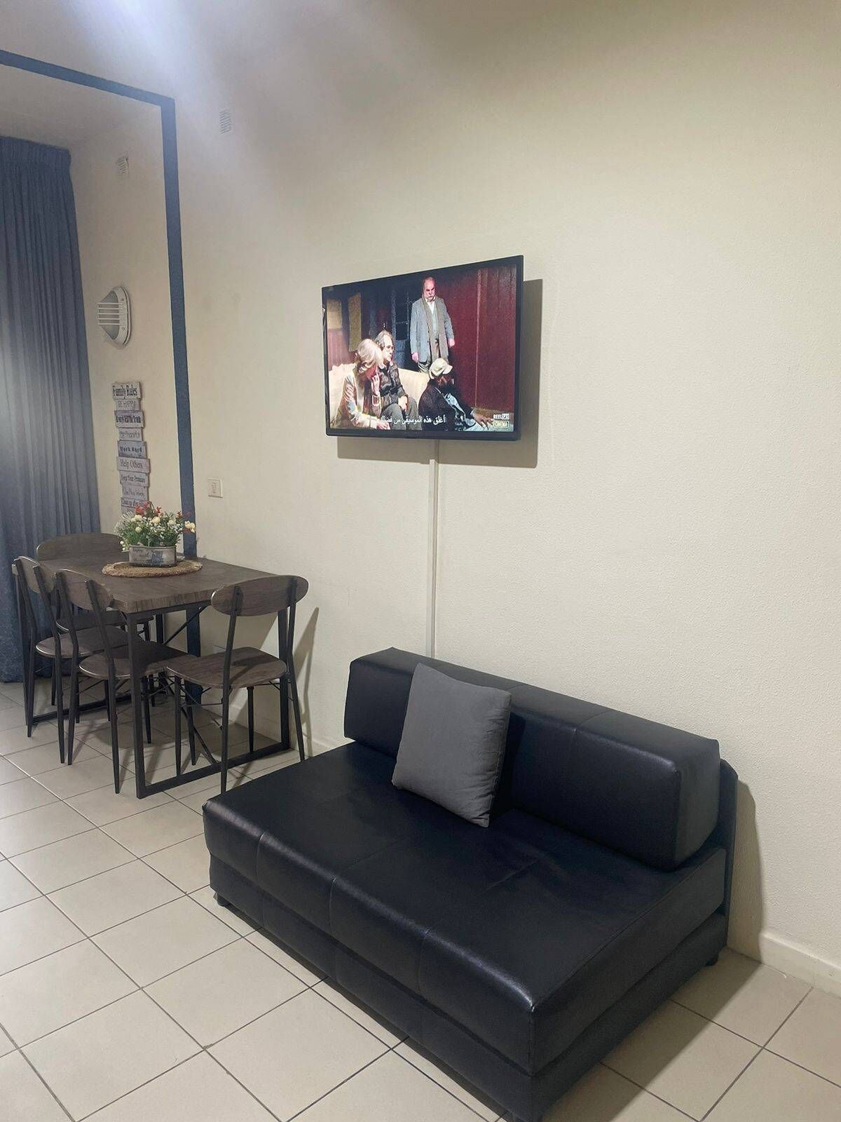 Studio | Living area | TV