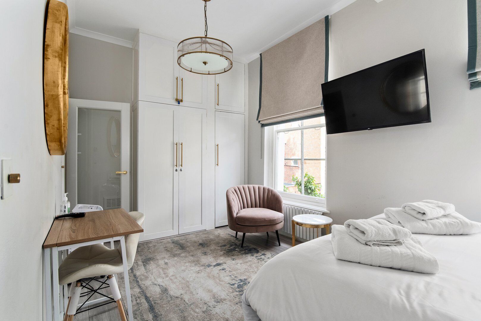 Schreibtisch, Bügeleisen/Bügelbrett, Internetzugang, Bettwäsche