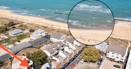 Penthouse on private beach very quit and peaceful near the pier newly remodeled.