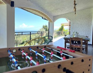 Outdoor dining - sea ​​view villa

 (Trabia)