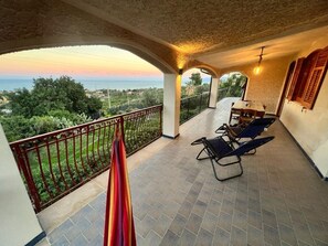 Terrace/patio - sea ​​view villa

 (Trabia)