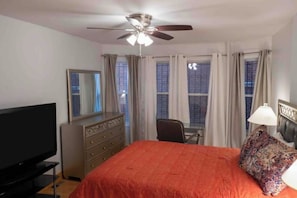 2 Schlafzimmer, Schreibtisch, Bügeleisen/Bügelbrett, kostenloses WLAN