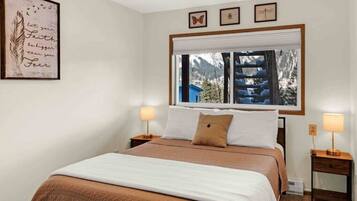 3 chambres, fer et planche à repasser, lit parapluie, Wi-Fi