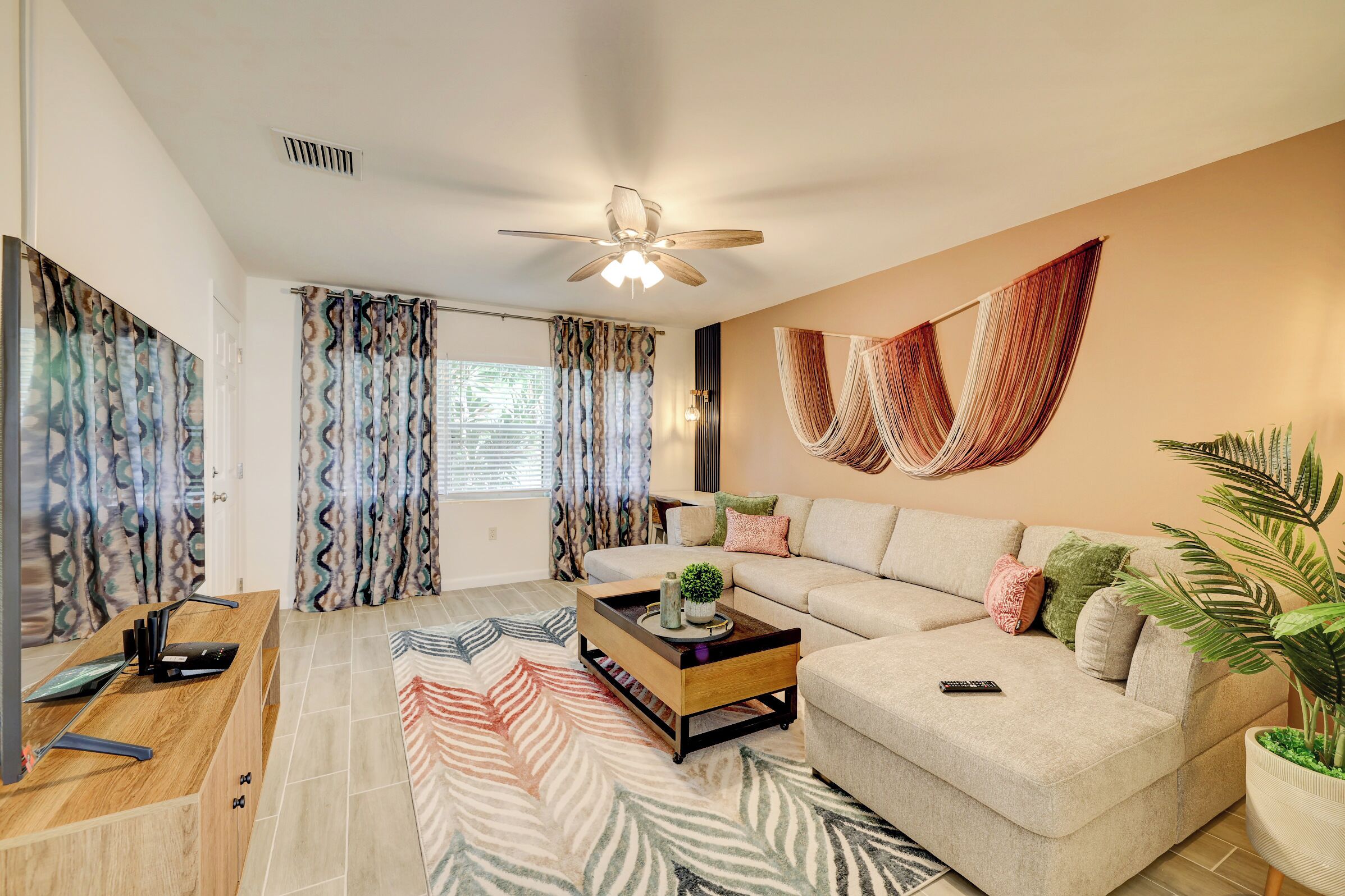 智能電視、書籍